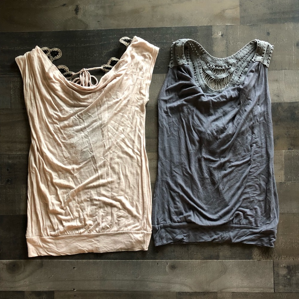 Lot of 2 Buckle Daytrip Beige Black Gray Cowl Neck